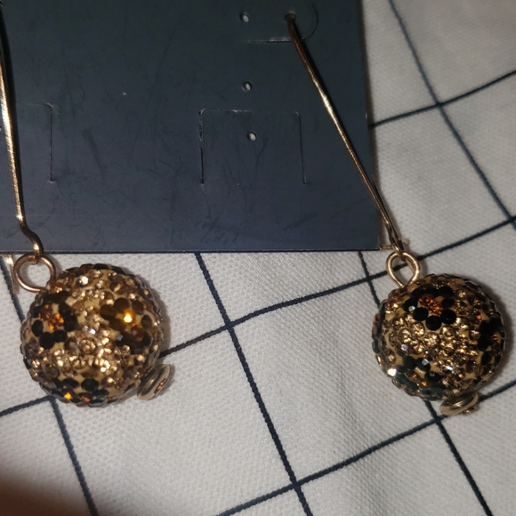 Earrings, leopard 🐆 print. - Picture 6 of 6